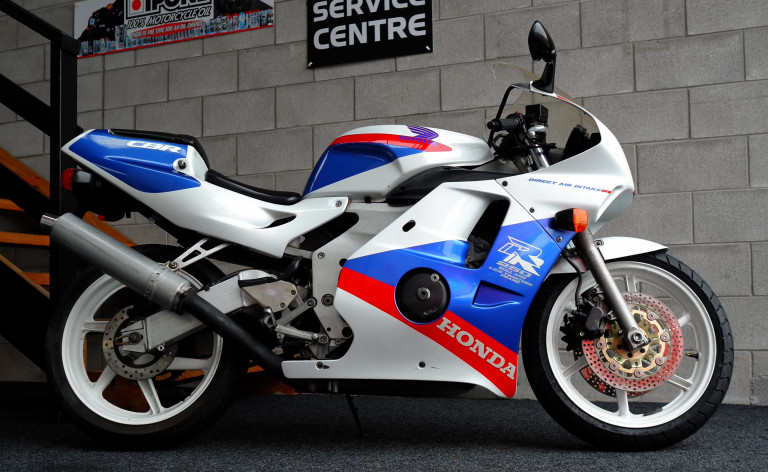 Honda CBR250RR MC22 1 scaled 1